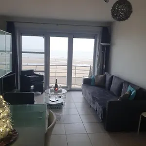 https://appartement-zeezicht.hotelsghent.com