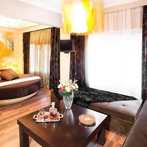 plaza-hotel-thessaloniki.hotels-of-thessaloniki.com/